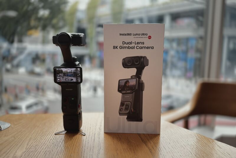 Image for the Tweet beginning: 大阪から渋谷へ。色々あったけど、無事に「Insta360 Luna」の標準版をゲット！
渋谷の会場での嬉しい出会いもありました。
#Insta360Luna 